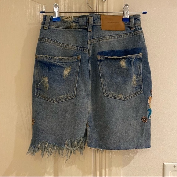 ZARA EMBROIDERED
ASYMMETRIC DENIM SKIRT
SIZE XS - Picture 8 of 8